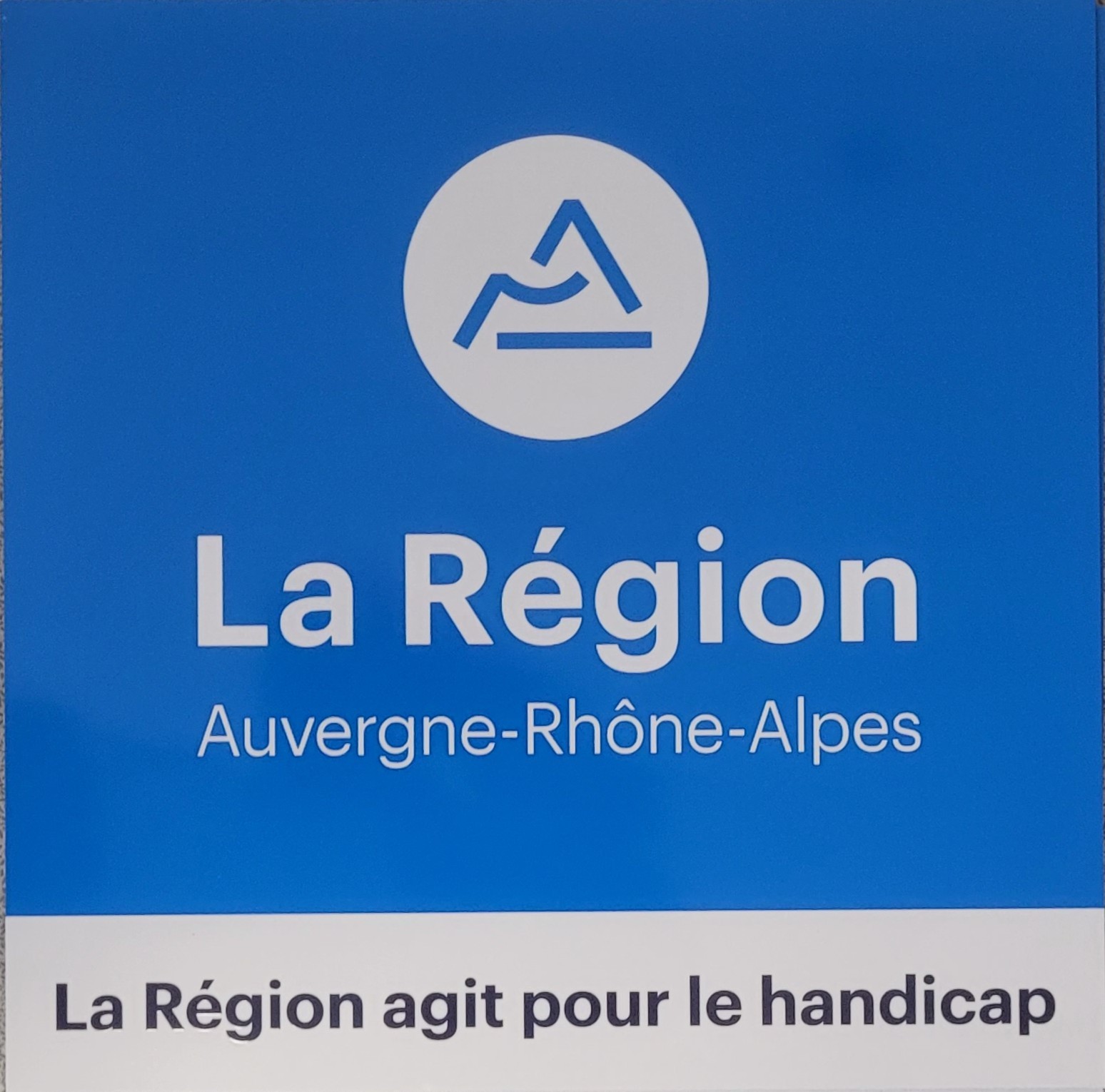 Soutien de la Région Auvergne-Rhône-Alpes au projet de modernisation de la blanchisserie de l’ESAT Arsenal