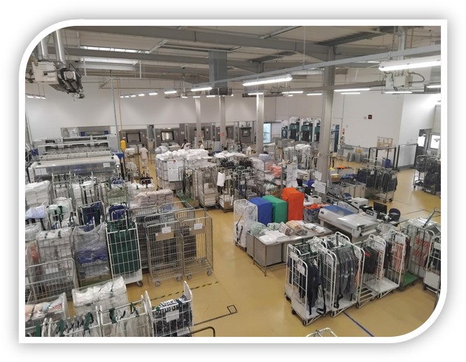 Vue de l’atelier de la blanchisserie de l’ESAT Arsenal à Vénissieux